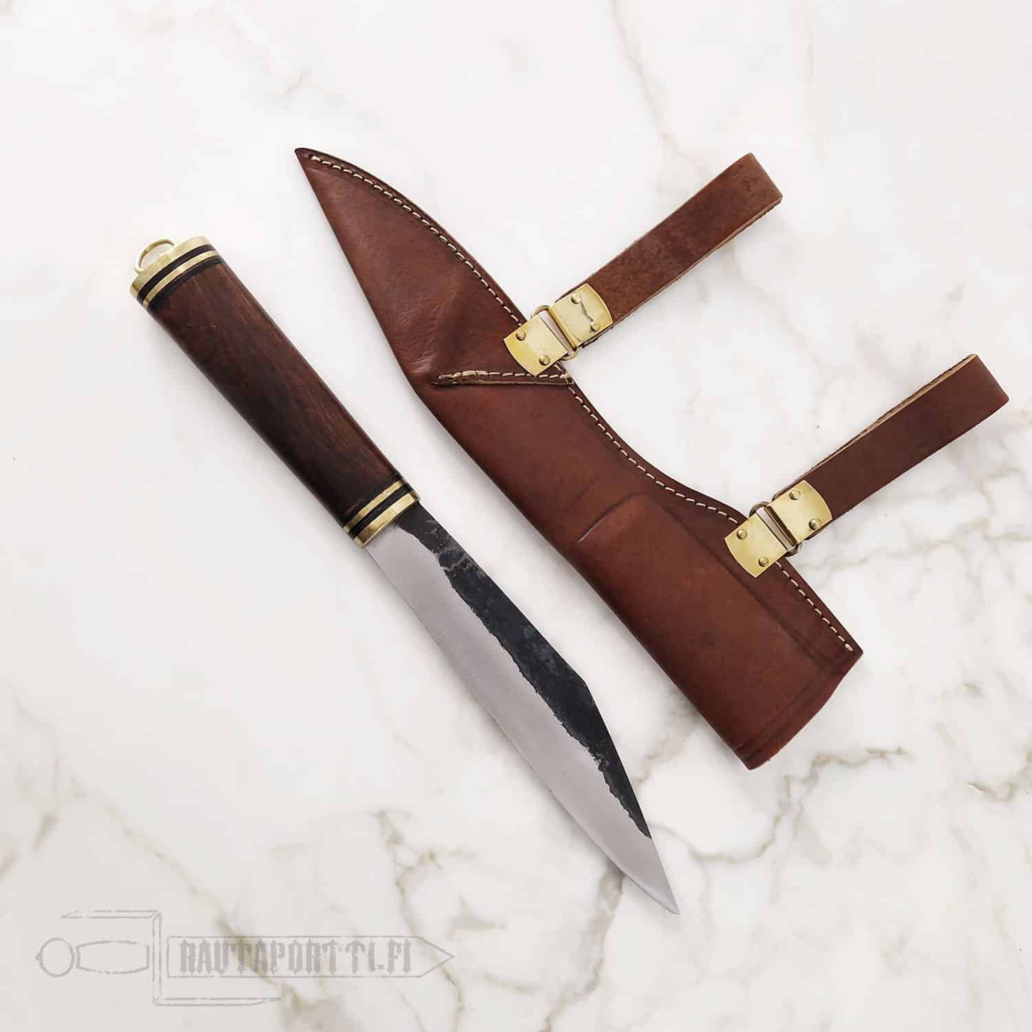 Käsintaottu viikinkiseax vaakatupella