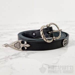 Keskiaikainen vyö kukkaniiteillä