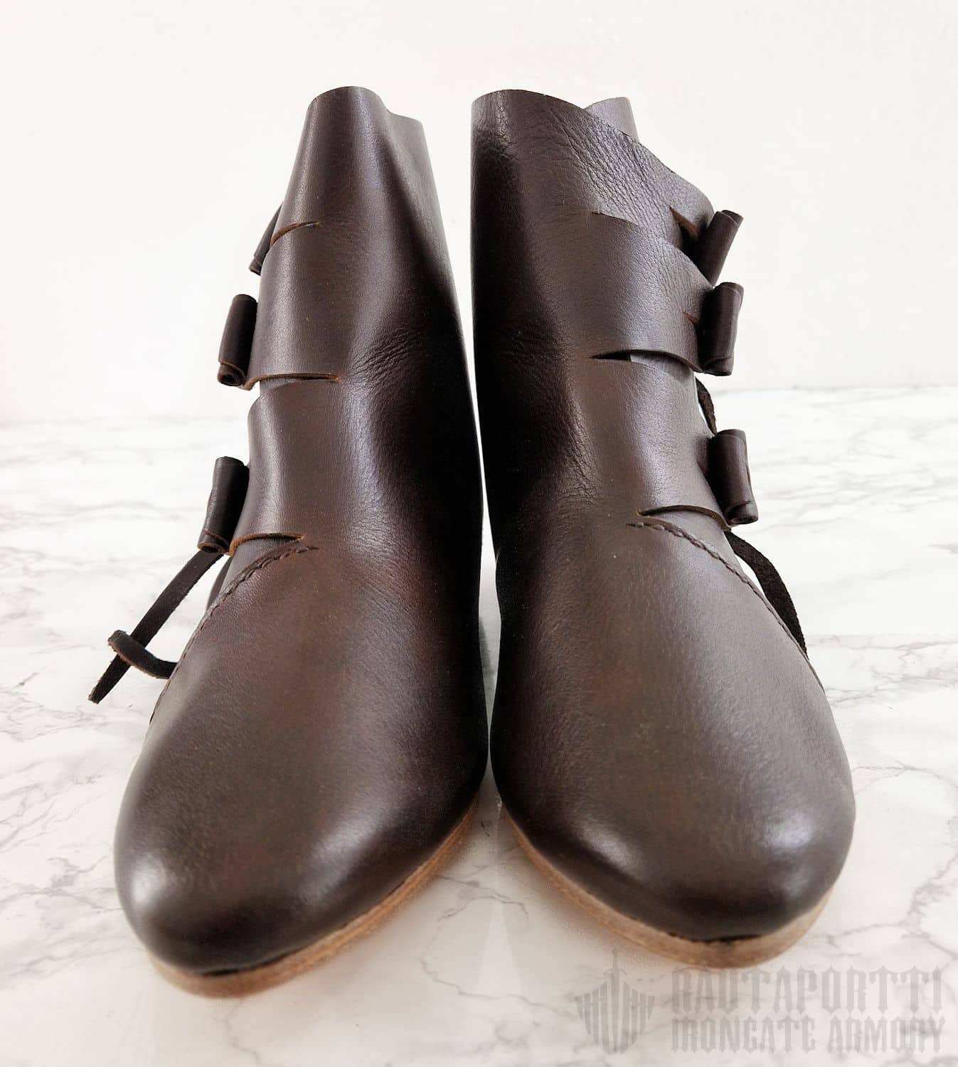 Jorvik viikinkikenkä kolmella nahkanapilla - Image 5