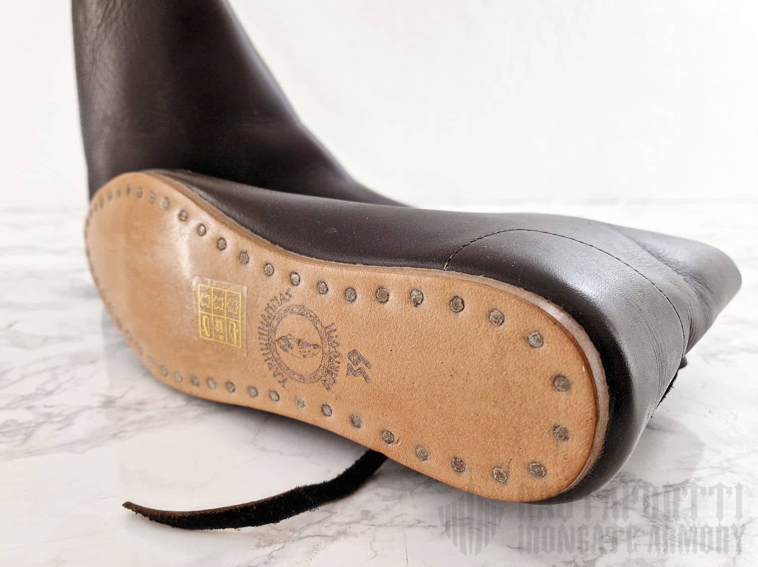 Jorvik viikinkikenkä kolmella nahkanapilla - Image 8